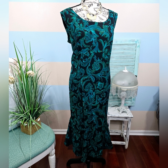 R & K Originals Plus Size Vintage Paisley Midi Dress - Picture 2 of 8